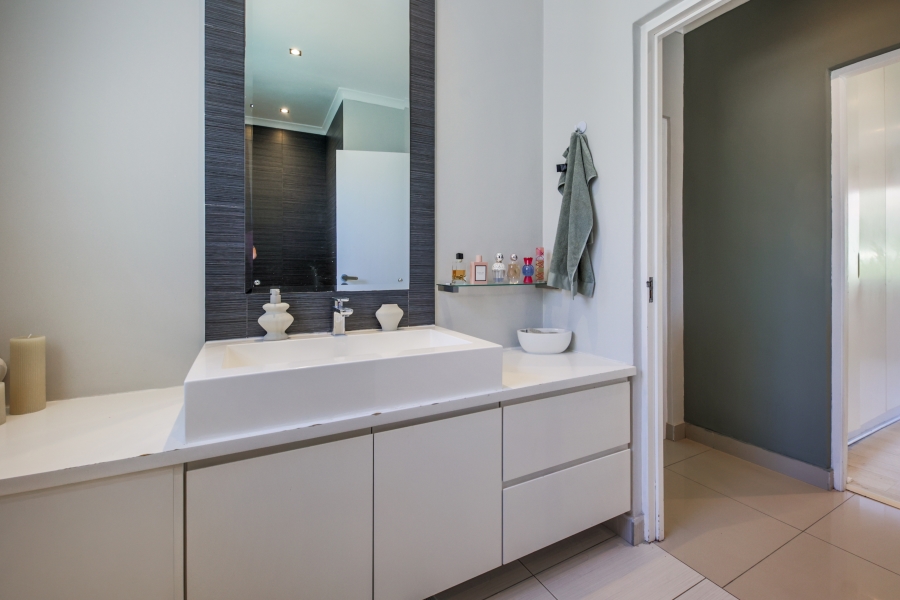 To Let 2 Bedroom Property for Rent in Sea Point Western Cape